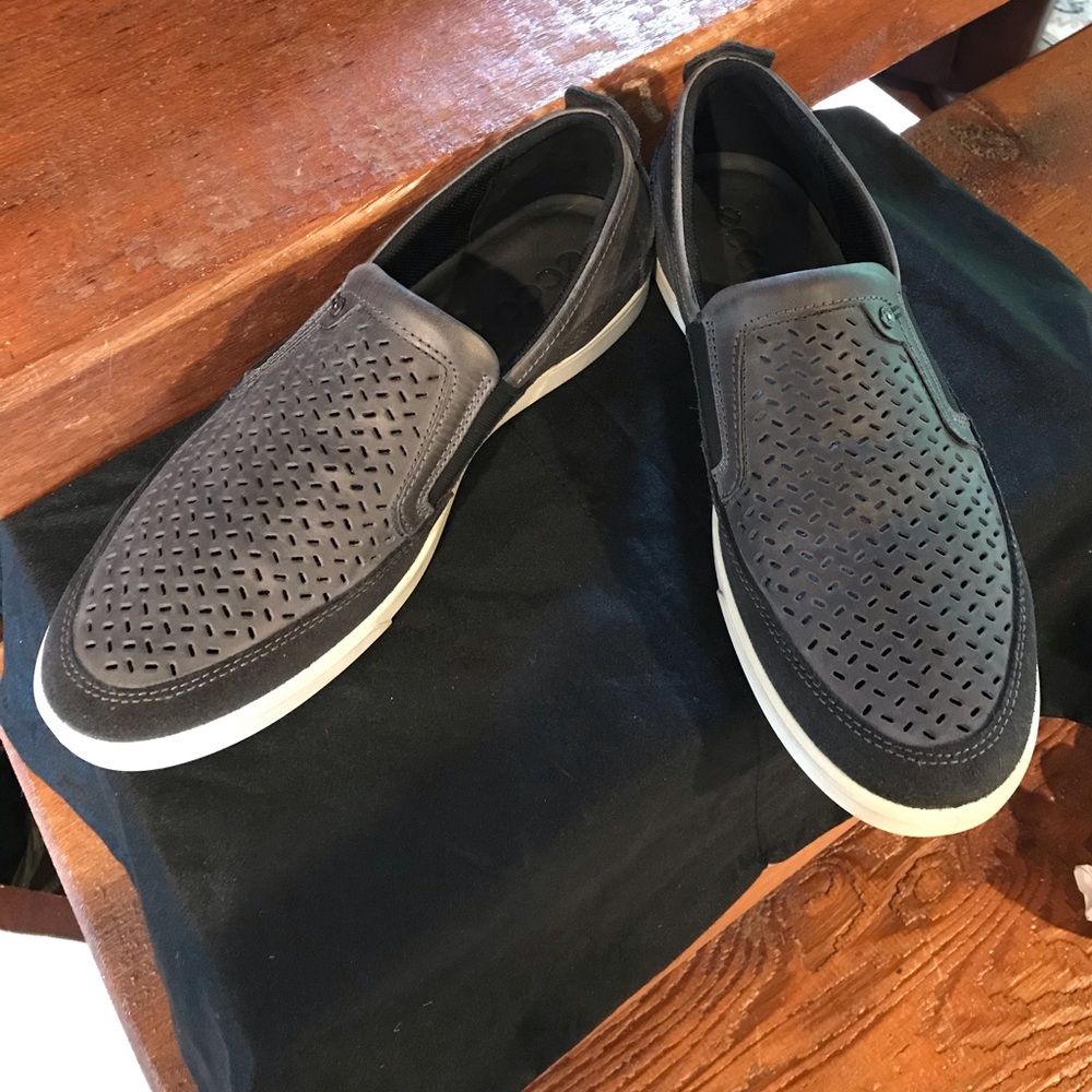 Ecco slip on loafers. Slightly worn/like new